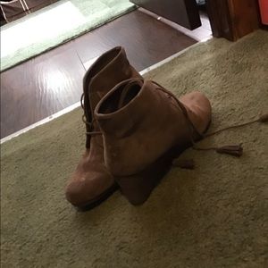 Dr. Scholls suede booties